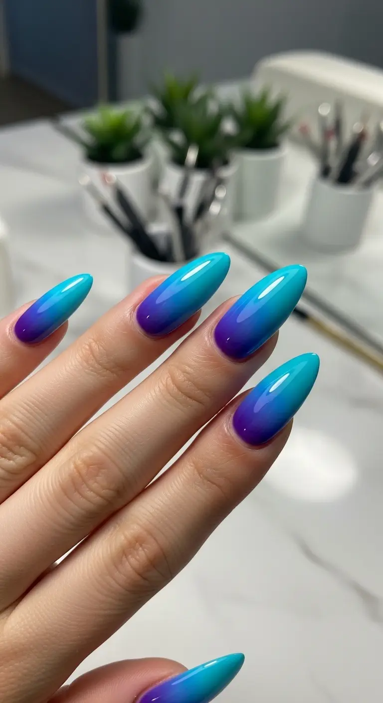 Gradient Ombre in Analogous Colors